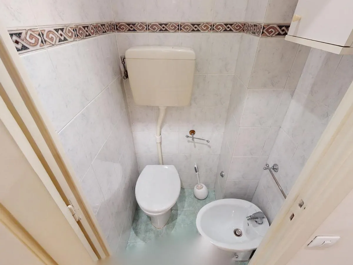 Agreable 2P Moderne En Centre-Ville, Proche Mer Avec Balcon, Menton - Fr-1-196-333 0*,  Γαλλία