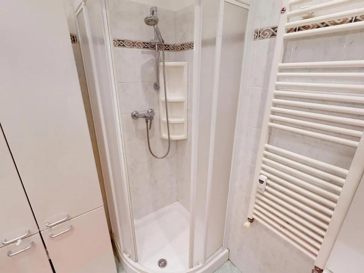 Apartment Agreable 2P Moderne En Centre-Ville, Proche Mer Avec Balcon, Menton - Fr-1-196-333