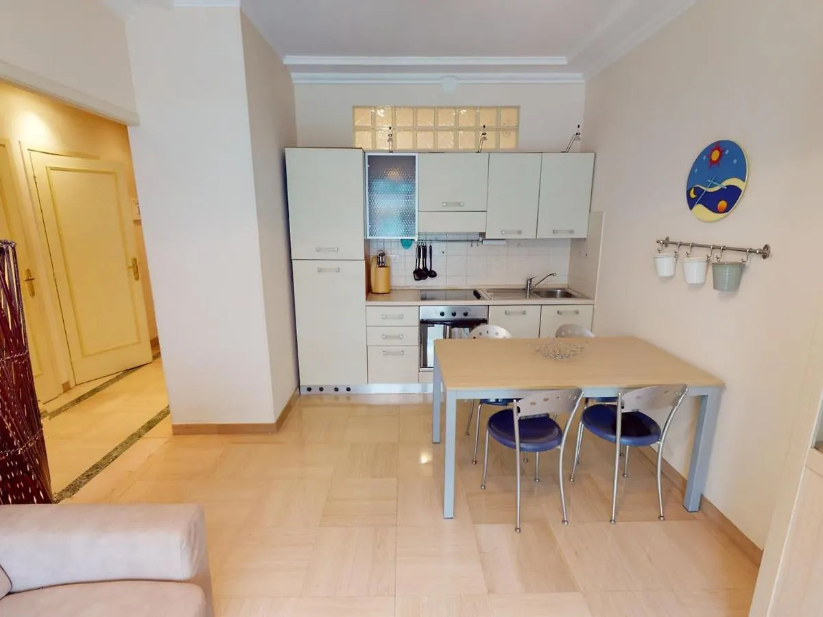 Agreable 2P Moderne En Centre-Ville, Proche Mer Avec Balcon, Menton - Fr-1-196-333