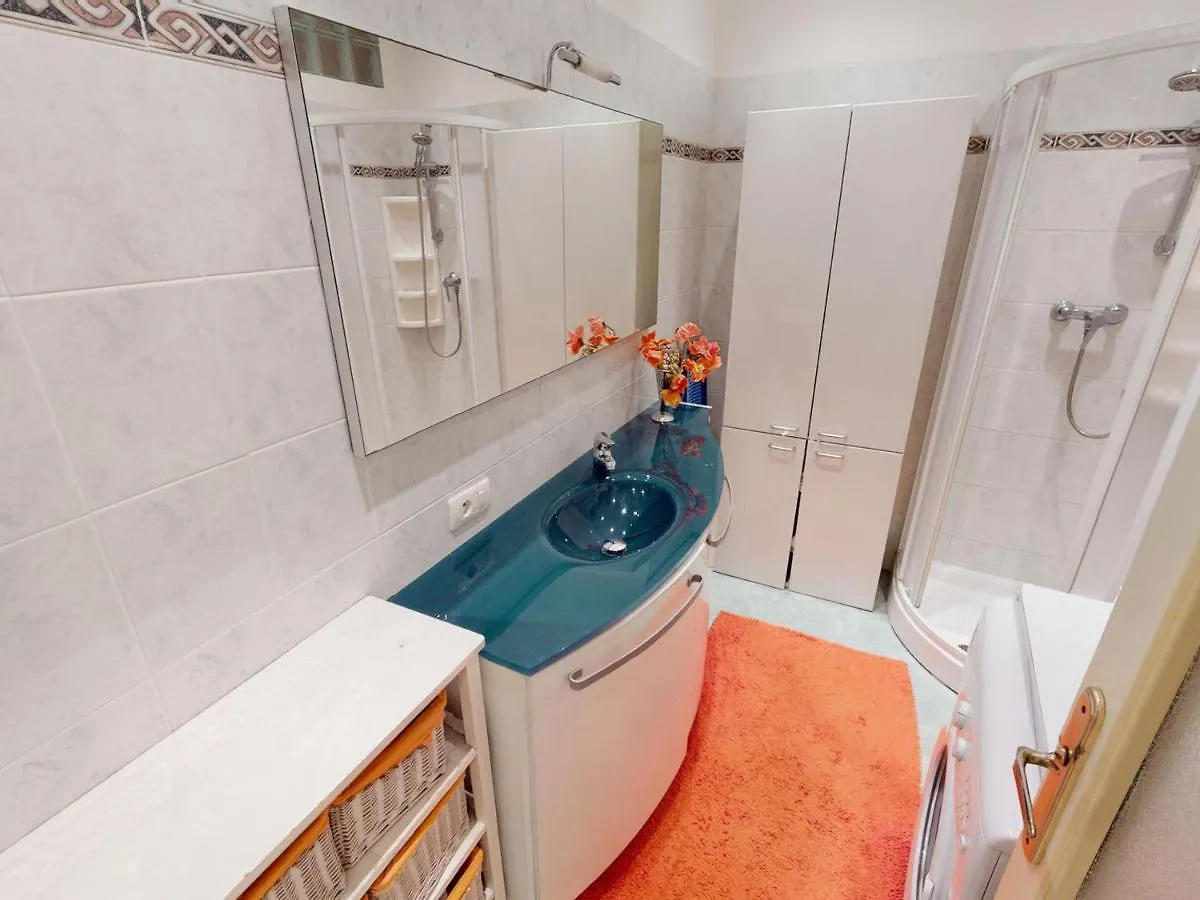 Agreable 2P Moderne En Centre-Ville, Proche Mer Avec Balcon, Menton - Fr-1-196-333 France